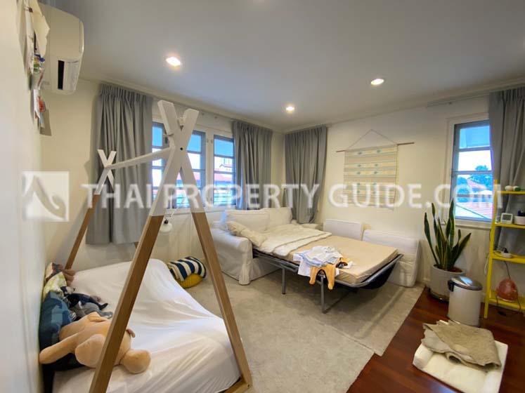 House with Private Pool in Bangnatrad 